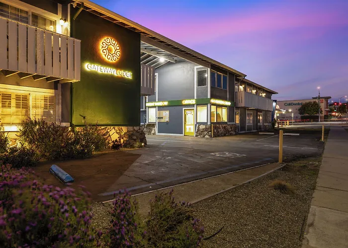 Pets Allowed Hotel Gateway Lodge